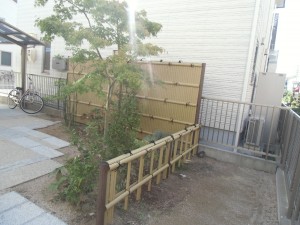 竹垣フェンスが際立つ和風リガーデン