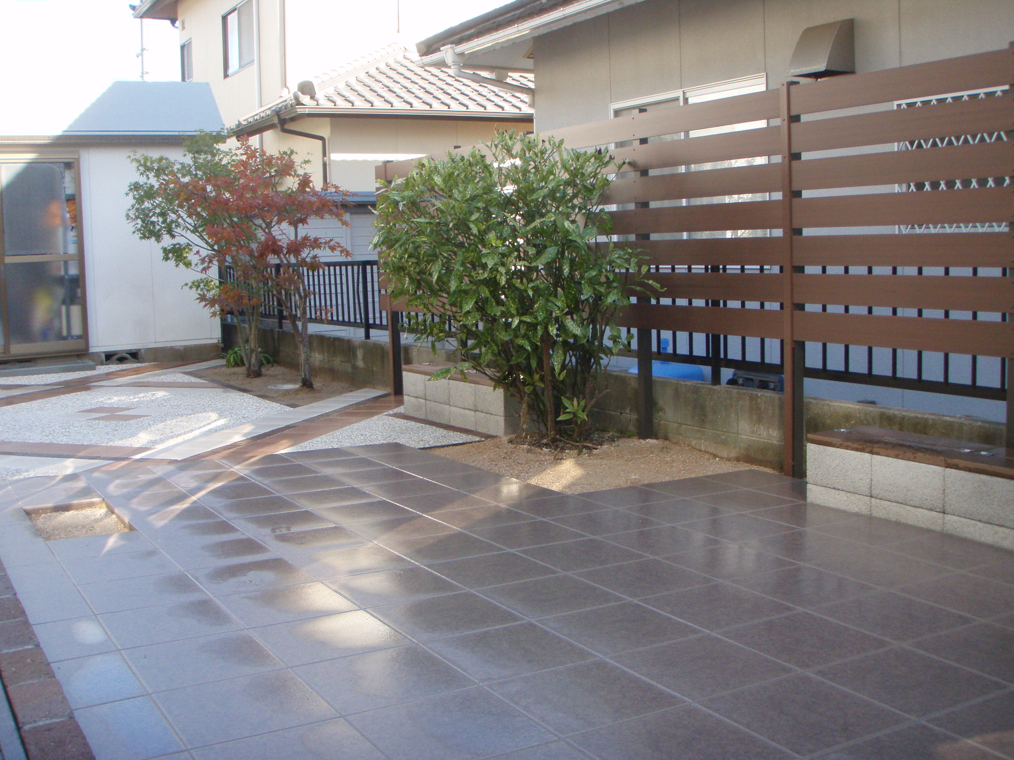 お庭を一新させる タイルデッキのある空間 東広島市 広島県 外構 エクステリア わが家いいにわ